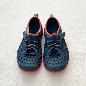 C11 Crocs water sneakers